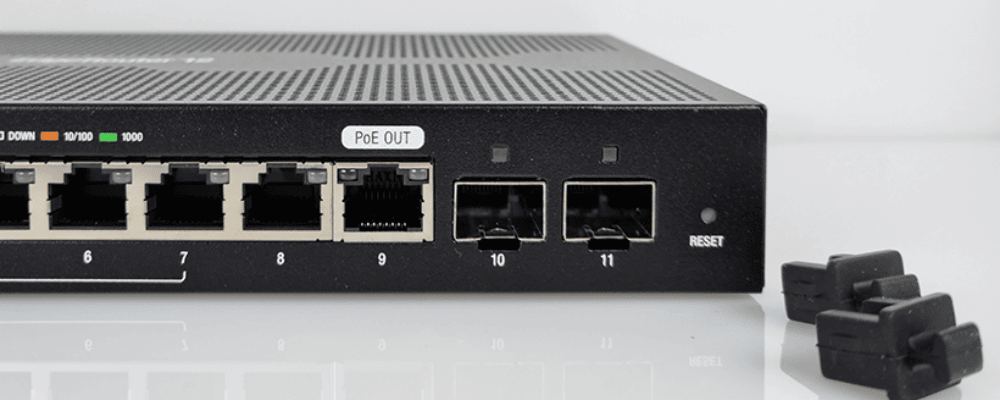 Thiết bị mạng EdgeRouter 12